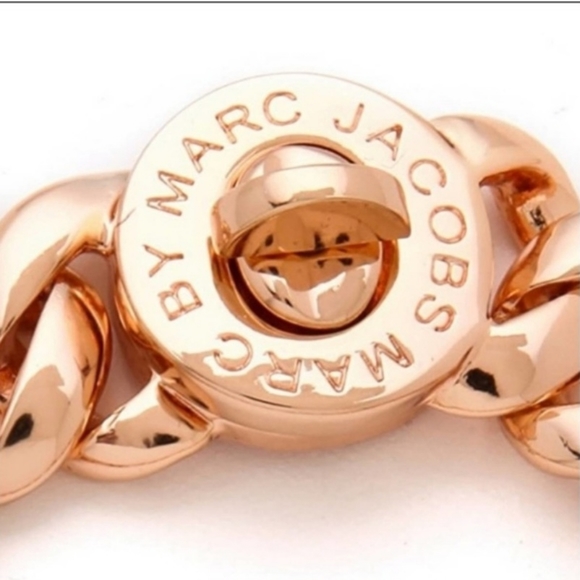Marc by Marc Jacobs Katie Turn Lock Rose Gold Bracelet - Picture 2 of 7